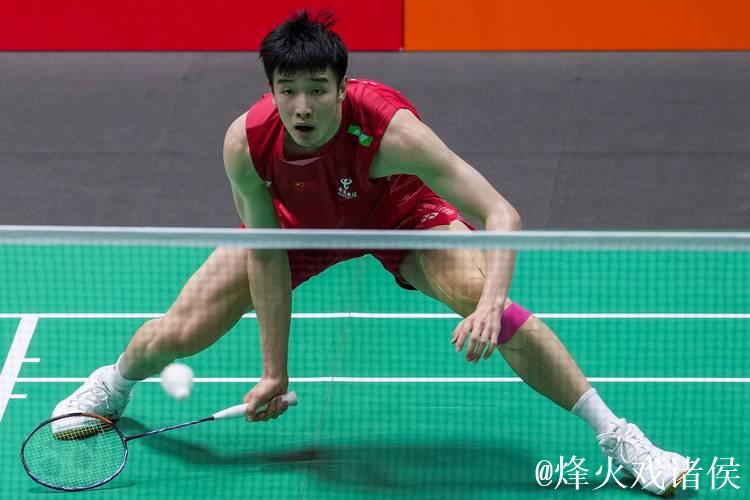 中国羽毛球大师赛：李诗沣战胜梁峻豪成功晋级